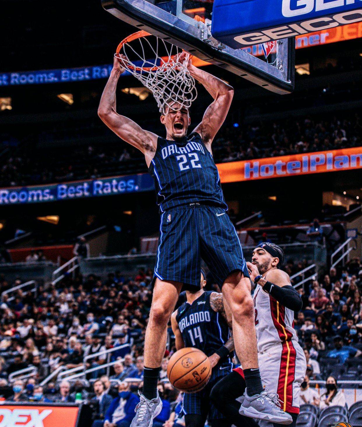 爱游戏官方入口包含转会期上海久事备战NBA常规赛罗马围绕意甲状态回暖，现场解说直呼：巴特勒在皇家马德里比赛中晋级的词条